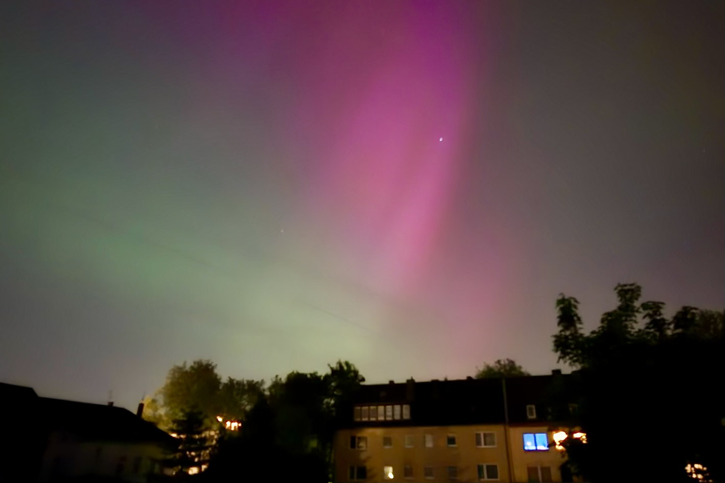 Polarlichter über Gelsenkirchen - © Carsten Hensch